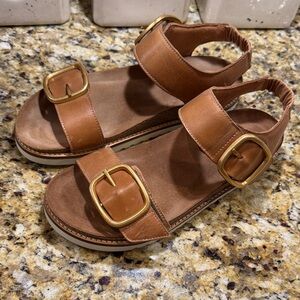 Taos Footwear Tan Leather Buckle Sandals On the Double